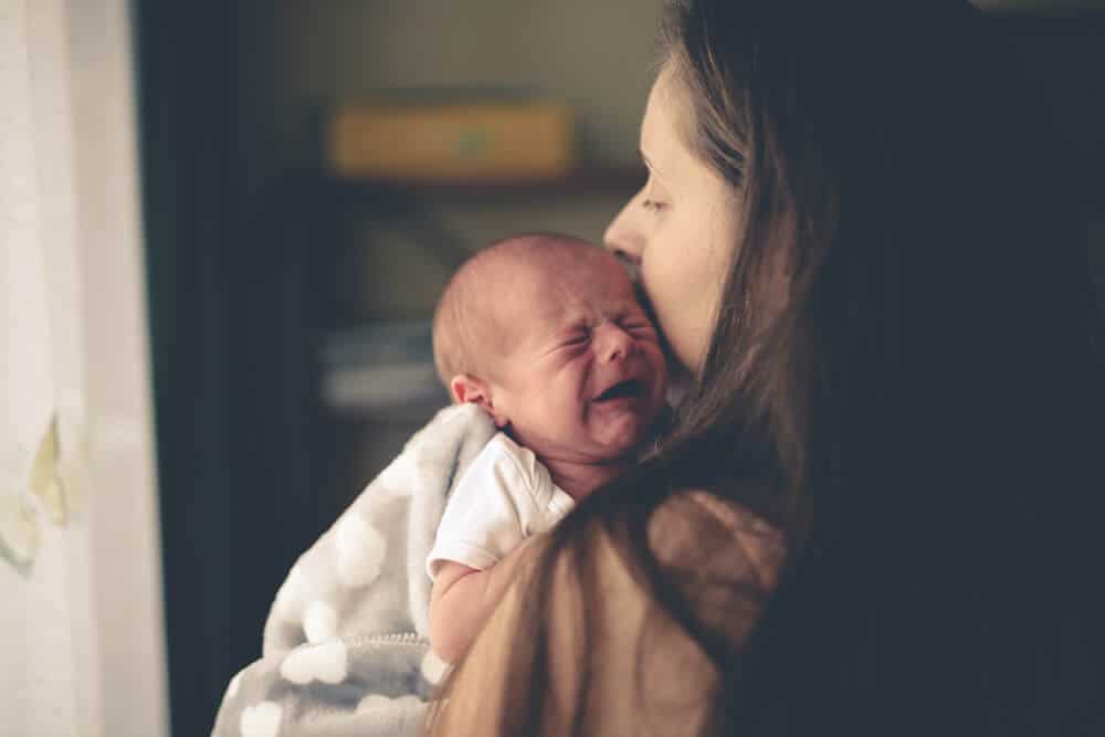 bebe llorando
